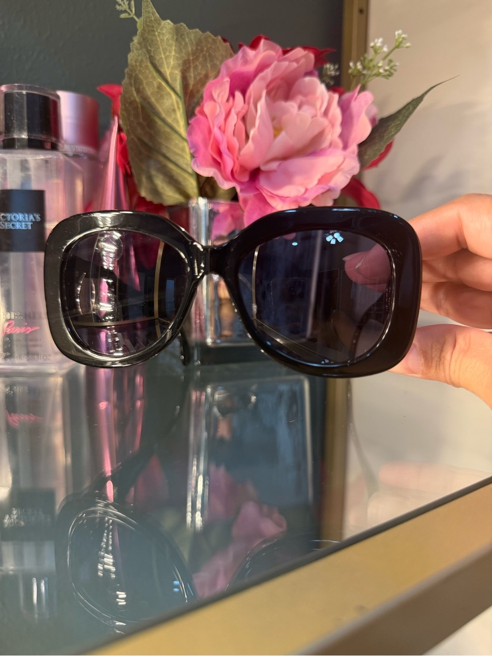 CHANEL Sunglasses - Picture 5 of 16